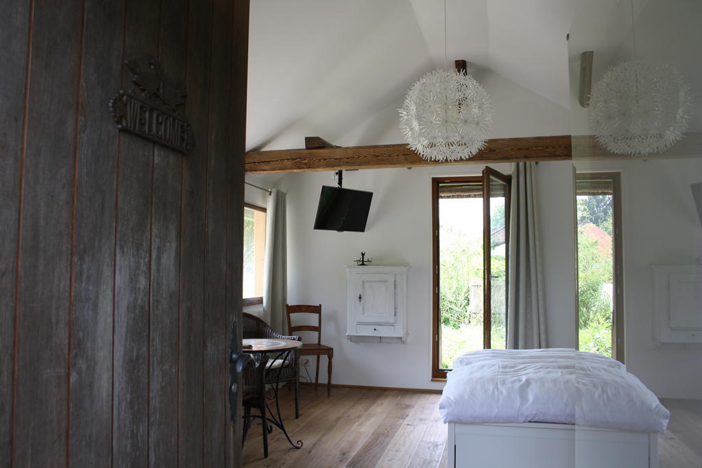 Ofenhaus Villa Murten Ruang foto