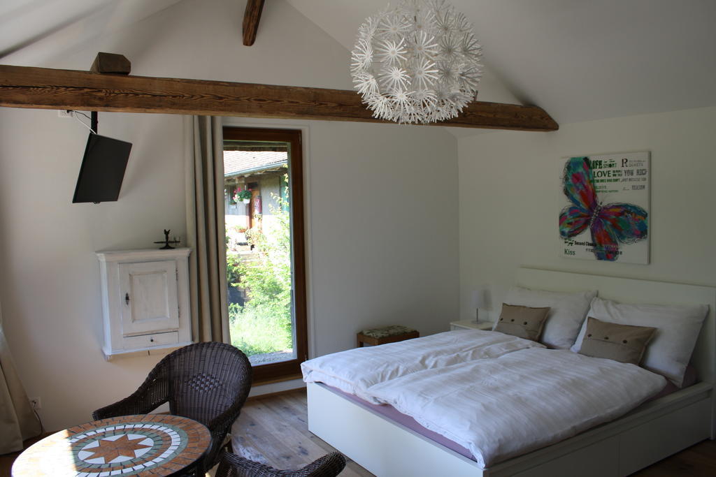 Ofenhaus Villa Murten Ruang foto